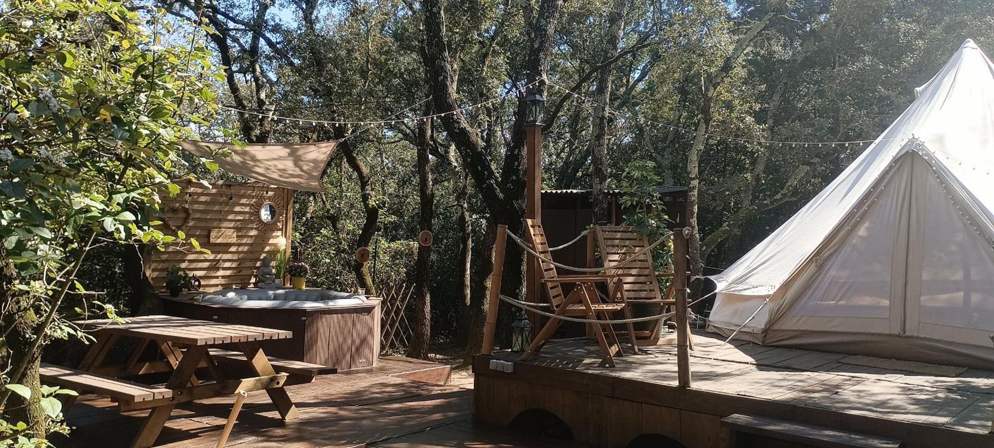 Evasion En Pleine Nature, Tipi Insolite Et Jacuzzi Au Pont Du Gard ! Vers-Pont-du-Gard Exterior foto